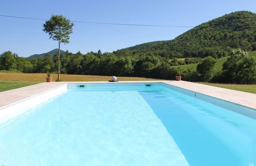 Banon House | Quiet and comfortable Provencal house with pool and large open garden