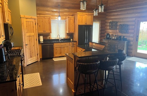 Pine River House | Quiet and cozy cabin located on the white fish chain.