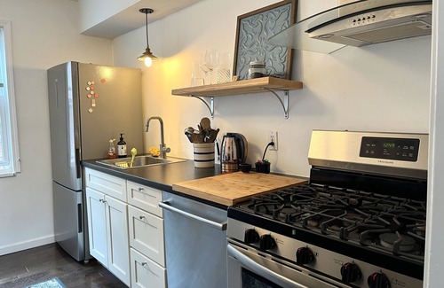 Mount Airy Apartment | Quiet and Cozy flat close to downtown
