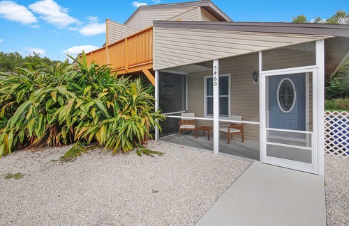Pine Island Center House | Quiet and Cozy Island Retreat. Beautifully Remodeled.