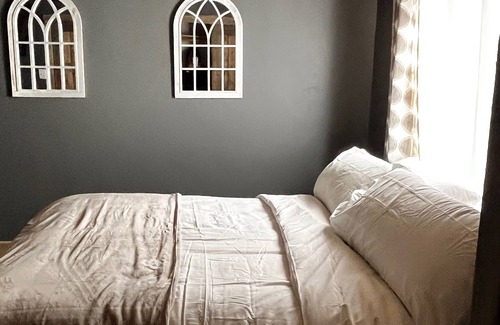 Taos Other | Quiet and cozy country home with mountain views in every direction. Sleeps 6