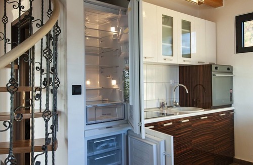Karuc House | Quiet and detached house directly on the lake