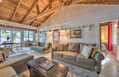 Appleton House | Quiet and Lovely Lakefront Cottage for Families!