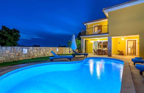 Smoljanci Villa | Quiet and luxurious!