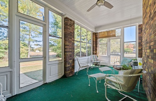 Woodford House | Quiet and Peaceful Century Old Farm House Stunning & Luxurious