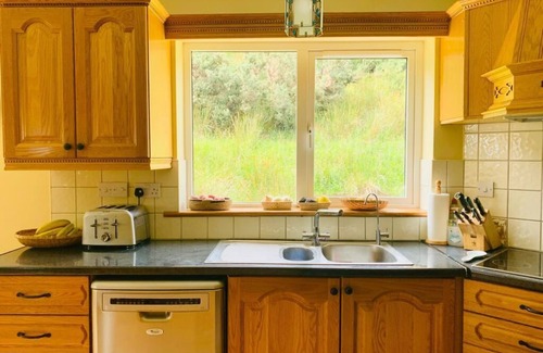 Sneem House | Quiet and picturesque home in the hills of Kerry