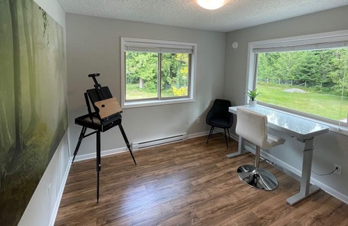 Comox Apartment | Quiet and Private Comox 1 bedroom with separate office