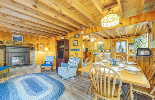 Raymond House | Quiet and Remote Cottage on Panther Pond!