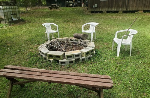 Tignall Cabin | Quiet and secluded rustic/vintage cabin near Clarks Hill Lake and Lake Russell