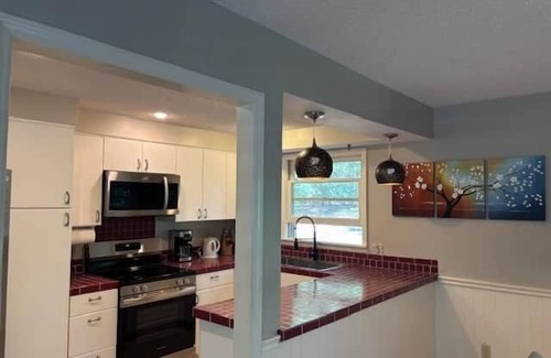 Columbus House | Quiet and secluded home, 3.5 miles to TIEC