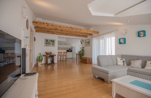 Grubine Villa | Quiet and Spacius Family Villa, Heated Pool, Big Yard – Near Makarska & Split