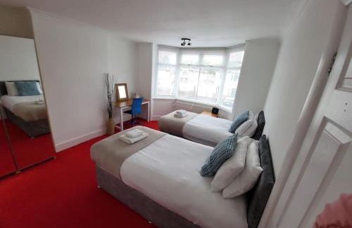Netley House | Quiet and specious 3 bed House