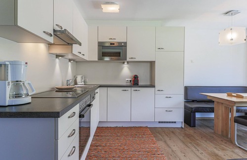 Sankt Johann in Tirol Apartment | Quiet apartment with a terrace