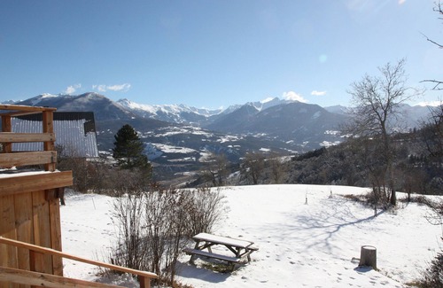 Chateauroux-les-Alpes Apartment | Quiet apartment, close to EMBRUN, in a detached house