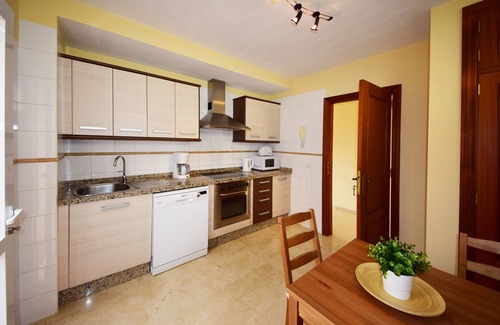 Los Realejos House | Quiet apartment, private terrace, 400 m to the beach, community pool