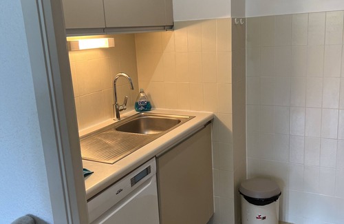 Sainte-Maxime City Centre Apartment | Quiet apartment 80m from the sea, beaches and shopping, all within walking distance