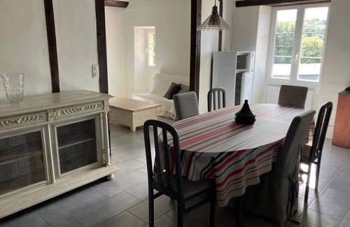 Sare Apartment | Quiet apartment at the foot of the Rhune with lovely grounds