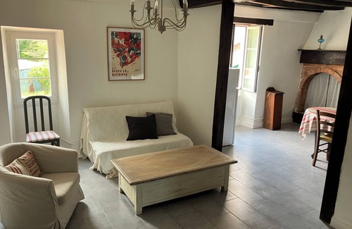 Sare Apartment | Quiet apartment at the foot of the Rhune with lovely grounds