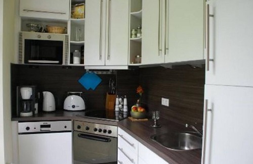 Hohen Niendorf Condo | Quiet apartment in the castle with park on the Baltic Sea between Kühlungsborn and Rerik
