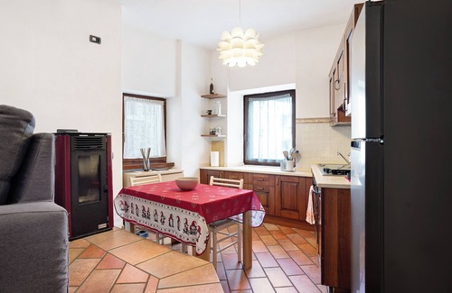 Canale di Tenno Apartment | Quiet apartment 'Nel Cuore di Tenno' with Mountain View
