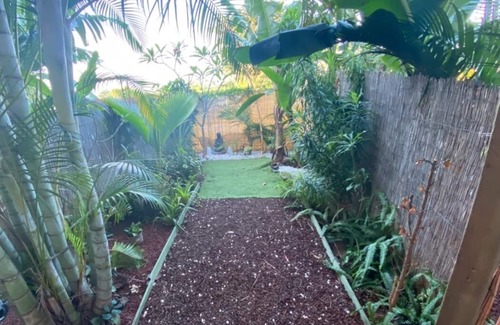 Bois d'Olives Apartment | Quiet apartment with terrace and garden