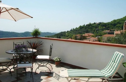 Vasia Apartment | Quiet apartment with a very large roof terrace, sea view, internet