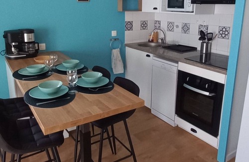Pornic Apartment | Quiet apartment with swimming pool, near the sea, located in the Golf de Pornic.