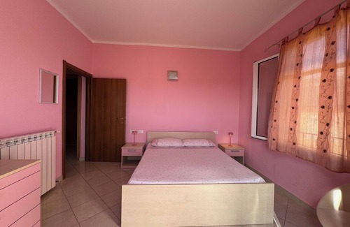 Ligo Bed & Breakfast | Quiet B&B with Pool & Mountain Views - Near Riviera Beaches