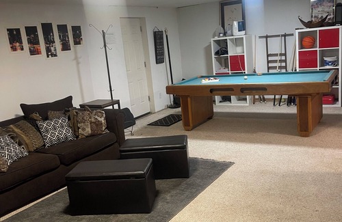 Aurora Apartment | Quiet basement apartment in cul de sac. 1600 squ feet great for small parties