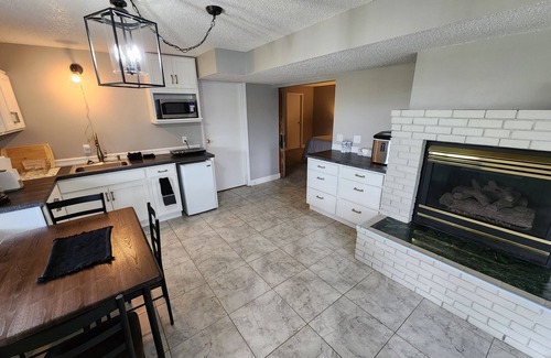 Pullman House | Quiet basement house with own entrance and slight views of WSU.