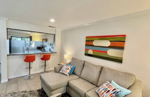 Racquet Club Estates Condo | Quiet Beautiful Condo in Central Palm Springs.