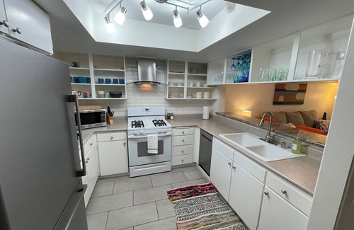 Racquet Club Estates Condo | Quiet Beautiful Condo in Central Palm Springs.