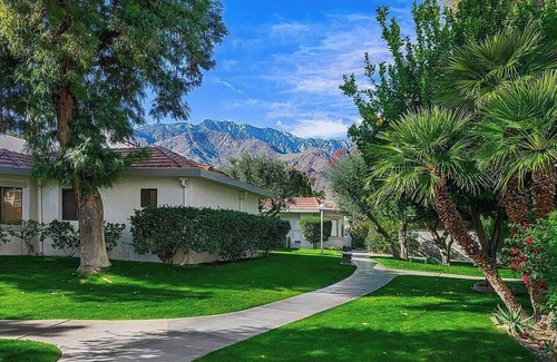 Racquet Club Estates Condo | Quiet Beautiful Condo in Central Palm Springs.