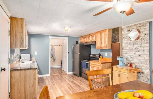 Baldwin Cottage | Quiet, Beautiful Escape Near Trails and Fishing!