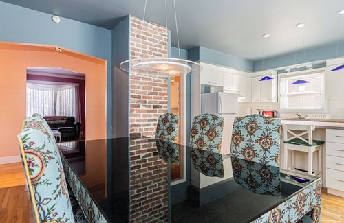 Cote-Saint-Paul House | Quiet Bright 2 Bdrm Upper Suite Only 10 Mins D/T From Station Jolicoeur