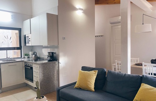 Centro Apartment | Quiet, bright, renovated and spacious penthouse. One minute from the Plaza Mayor.