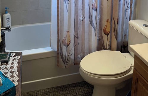 L'lle-du-Grand-Calumet House | Quiet bungalow short walk to the beach