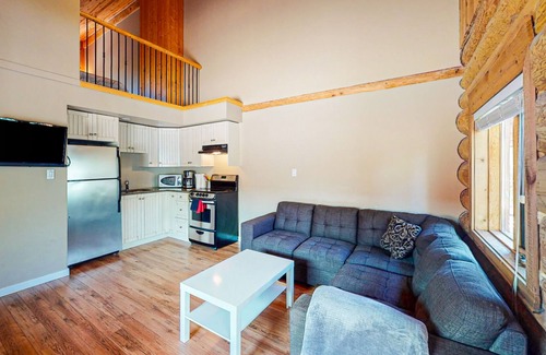 Lac Le Jeune Cabin | Quiet cabin getaway with private deck, full kitchen, & complimentary internet