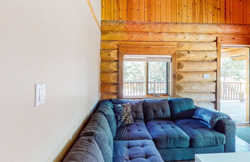 Lac Le Jeune Cabin | Quiet cabin getaway with private deck, full kitchen, & complimentary internet