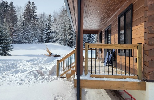 Strong Cabin | Quiet Cabin in the woods, on 50 acres with trails to soak in Nature.