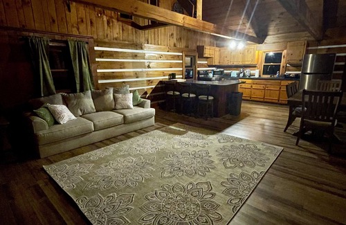 Campton Cabin | Quiet Cabin Nestled in Red River Gorge. Close to world class hiking and climbing
