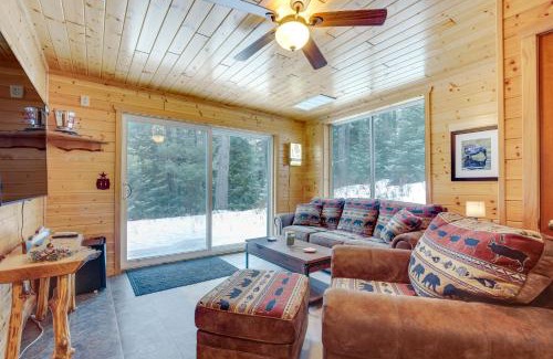 Eagle River House | Quiet Cabin on 5 Acres Less Than 2 Mi to Chain O Lakes