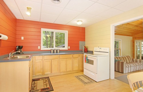 Chase Cabin | Quiet Cabin Setting on small rivern
