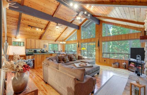Lake Almanor Country Club House | Quiet Cabin with Deck Near Lake Almanor!