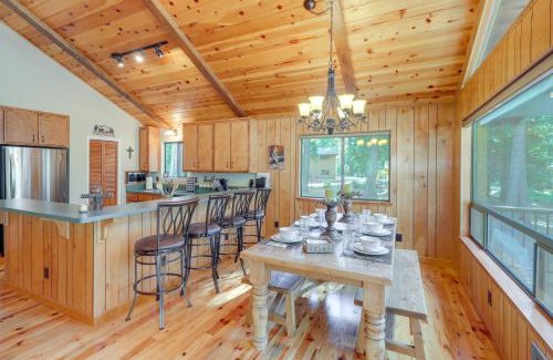 Lake Almanor Country Club House | Quiet Cabin with Deck Near Lake Almanor!