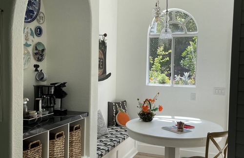 Mount Helix Cottage | Quiet Casita in natural setting 10 minutes to SDSU