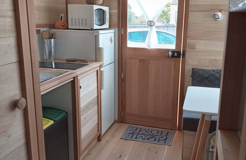 Nieul-sur-Mer Ski Chalet | Quiet chalet near sea and beach