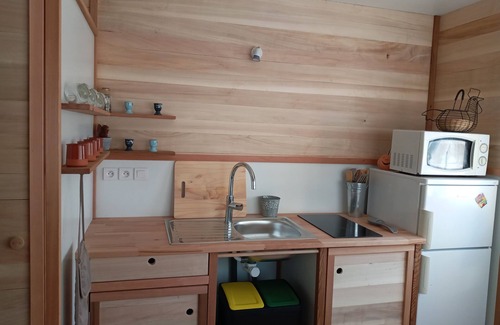 Nieul-sur-Mer Ski Chalet | Quiet chalet near sea and beach