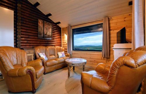 Ortheuville Ski Chalet | Quiet chalet with panoramic view and fenced garden