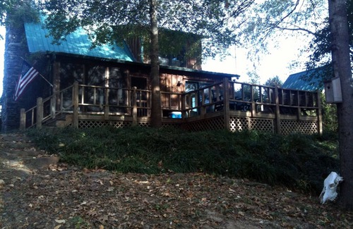 Pangburn Cabin | Quiet, Charming & Beautiful 2 Bedroom Cabin on the Little Red River